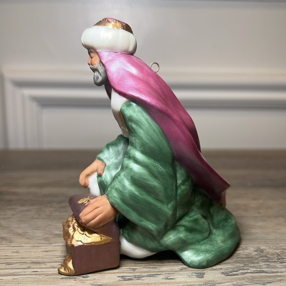 Hallmark Keepsake Melchior The Magi Blessed Nativity Collection Wisemen Vintage - Picture 8 of 14
